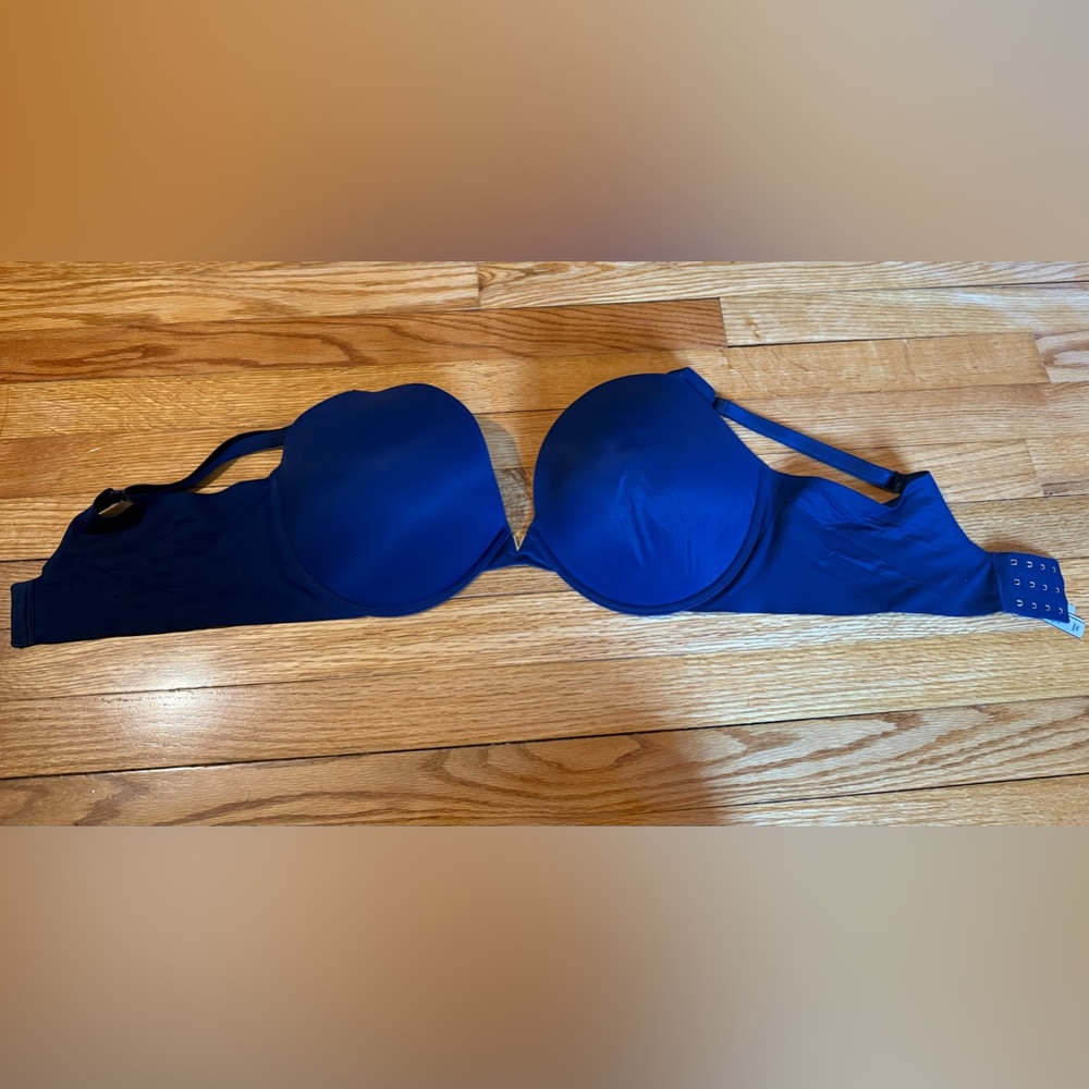 Victoria’s Secret Push Up Plunge Bra size 40DD